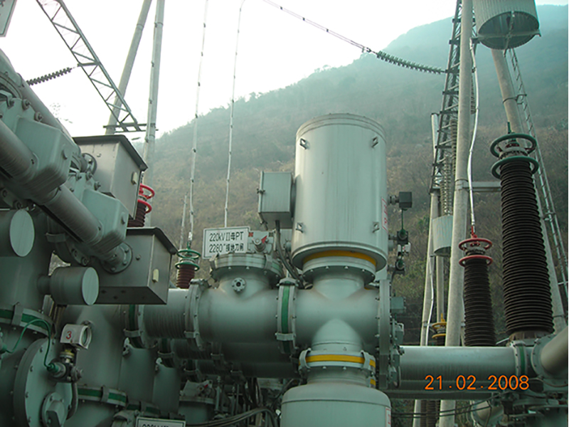 電(diàn)流互感器(qì)的(de)基本原理(lǐ)和(hé)功效